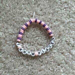 TAYLOR SWIFT | “I Know Places” Inspired Friendship Bracelet